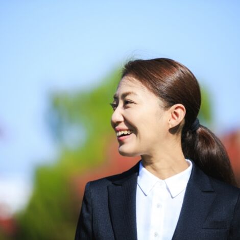 笑顔女性